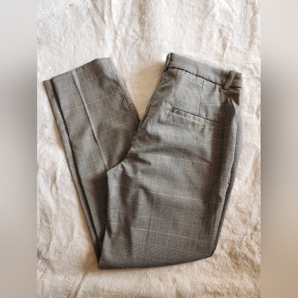 NWT, H&M Size 6 Slim Fit Office Pants.